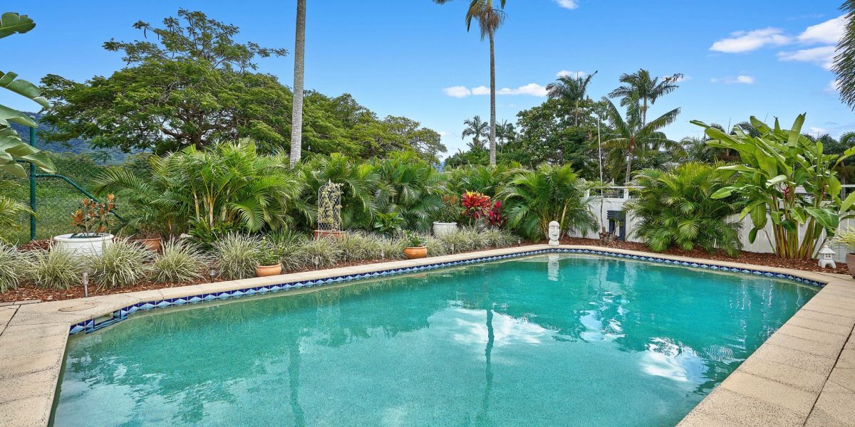 2 Orton Avenue, Kewarra Beach, QLD 4879 AUS