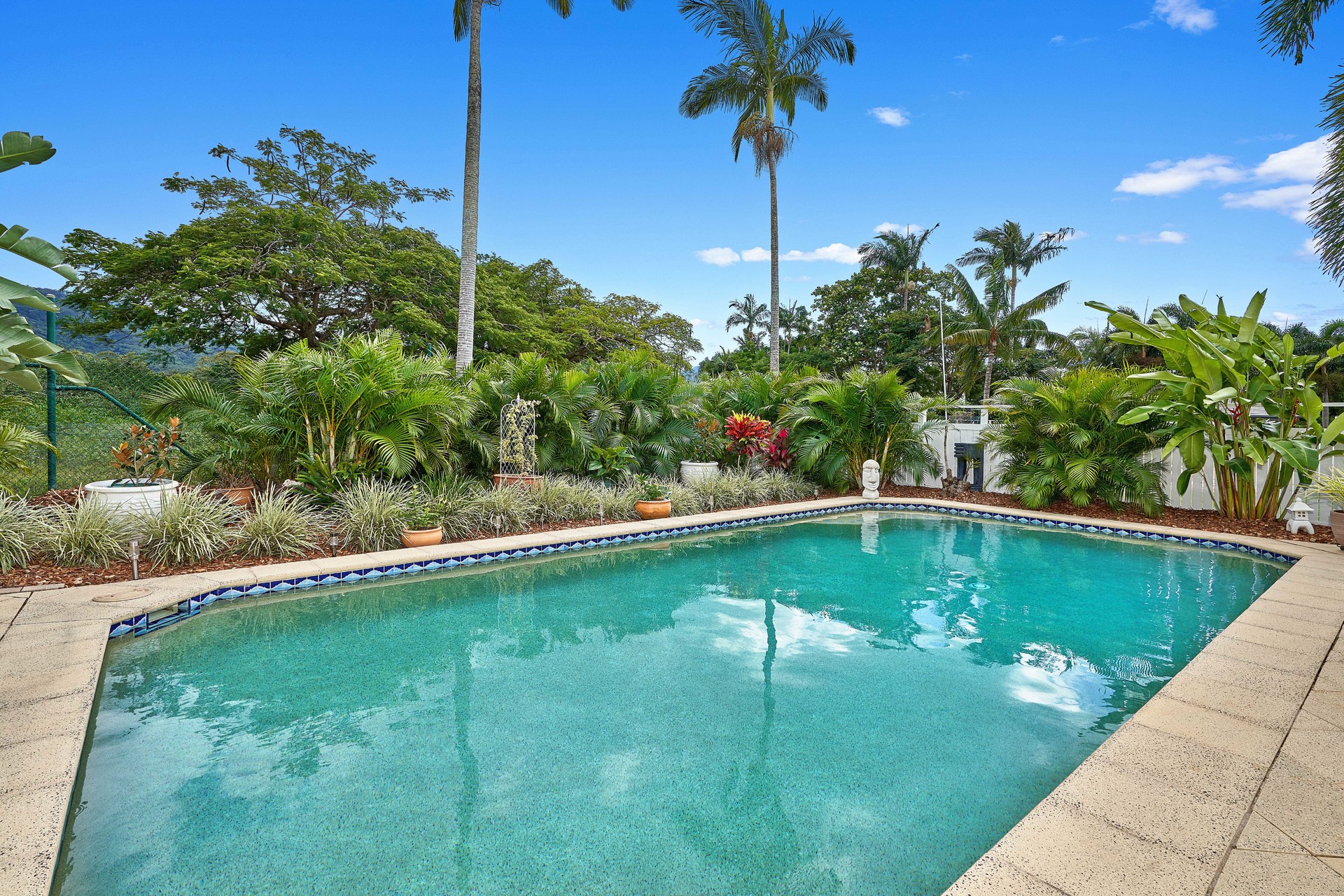 2 Orton Avenue, Kewarra Beach, QLD 4879 AUS