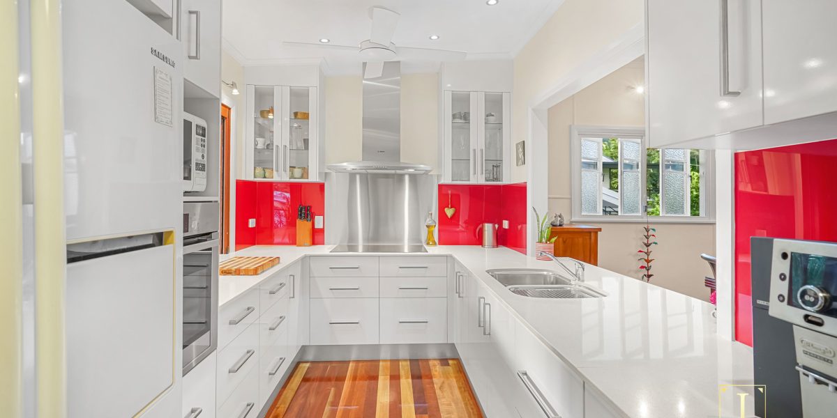 12 Forest Avenue, Edge Hill, QLD 4870 AUS