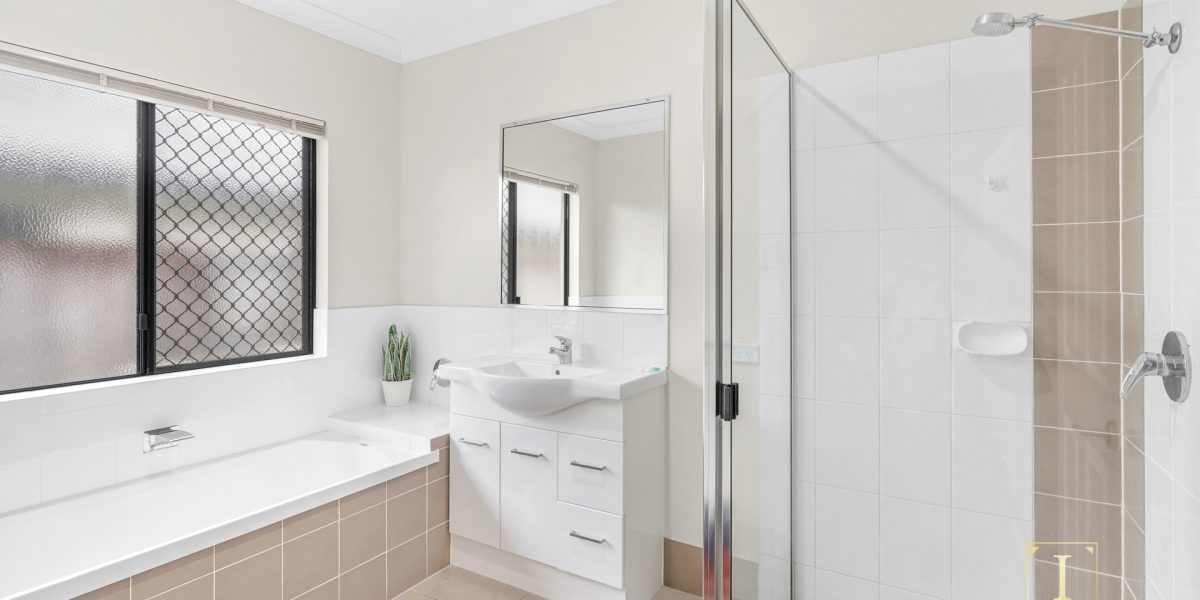 50 Landsborough Drive, Smithfield, QLD 4878 AUS