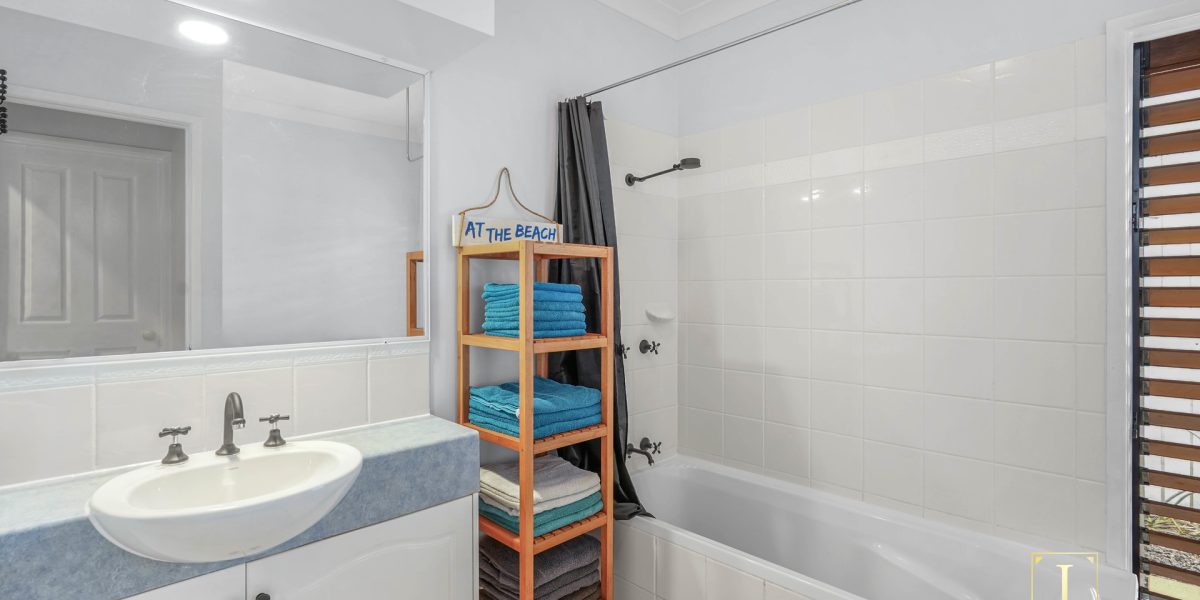 19 Parkinson Avenue, Kewarra Beach, QLD 4879 AUS
