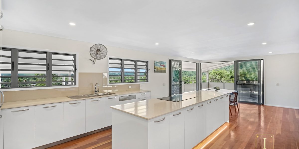 9 Amaroo Close, Smithfield, QLD 4878 AUS