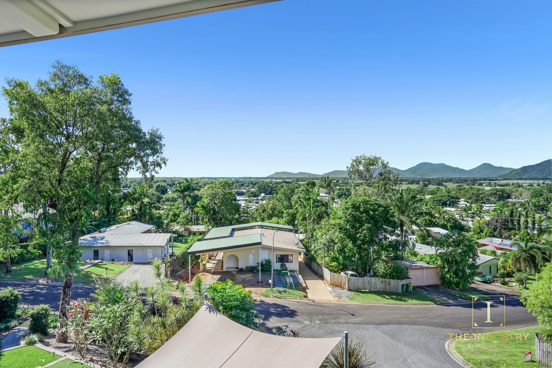 9 Amaroo Close, Smithfield, QLD 4878 AUS