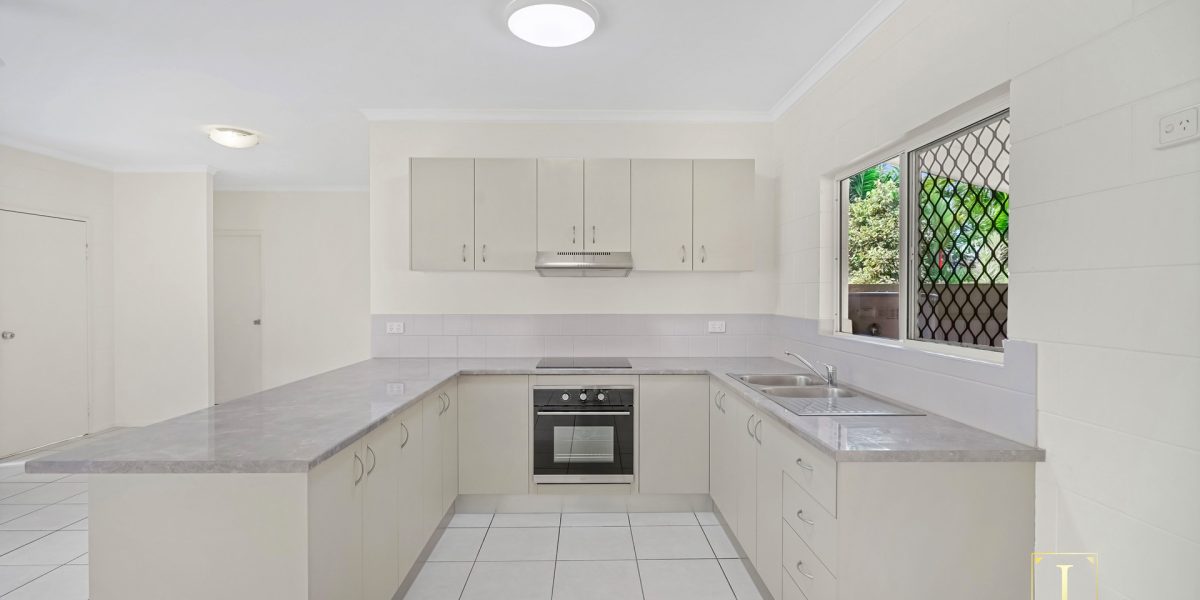 55 Michaelangelo Drive, Redlynch, QLD 4870 AUS