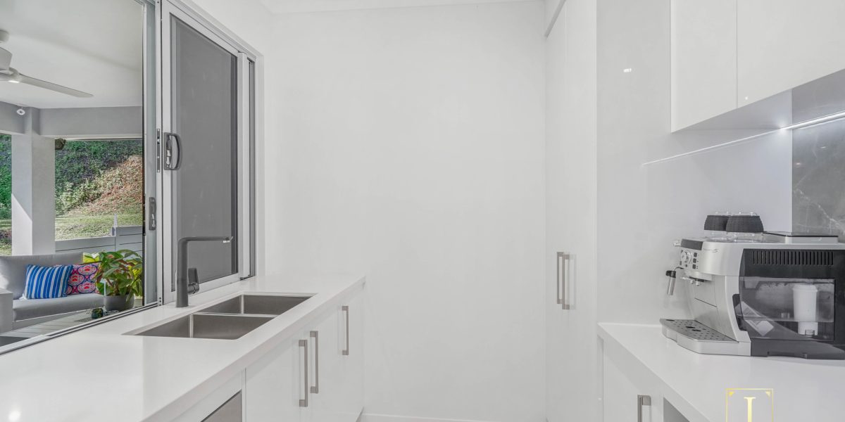 16 Romanini Court, Brinsmead, QLD 4870 AUS