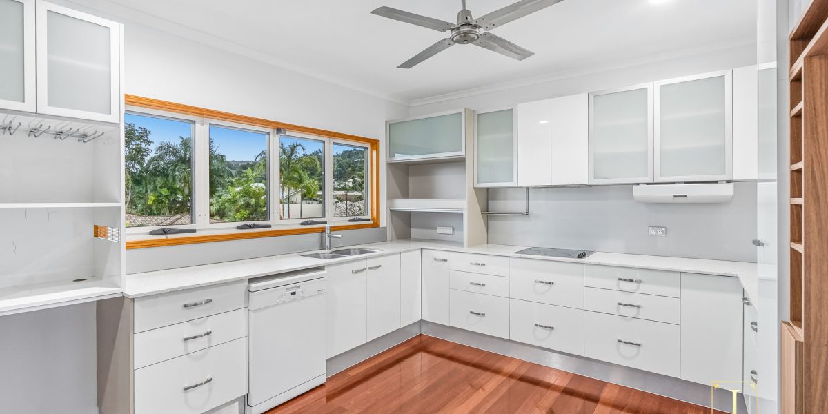 25 West Parkridge Drive, Brinsmead, QLD 4870 AUS