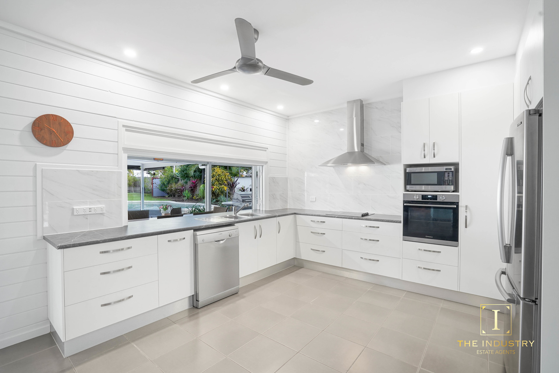 10 Volute Close, Trinity Beach, QLD 4879 AUS