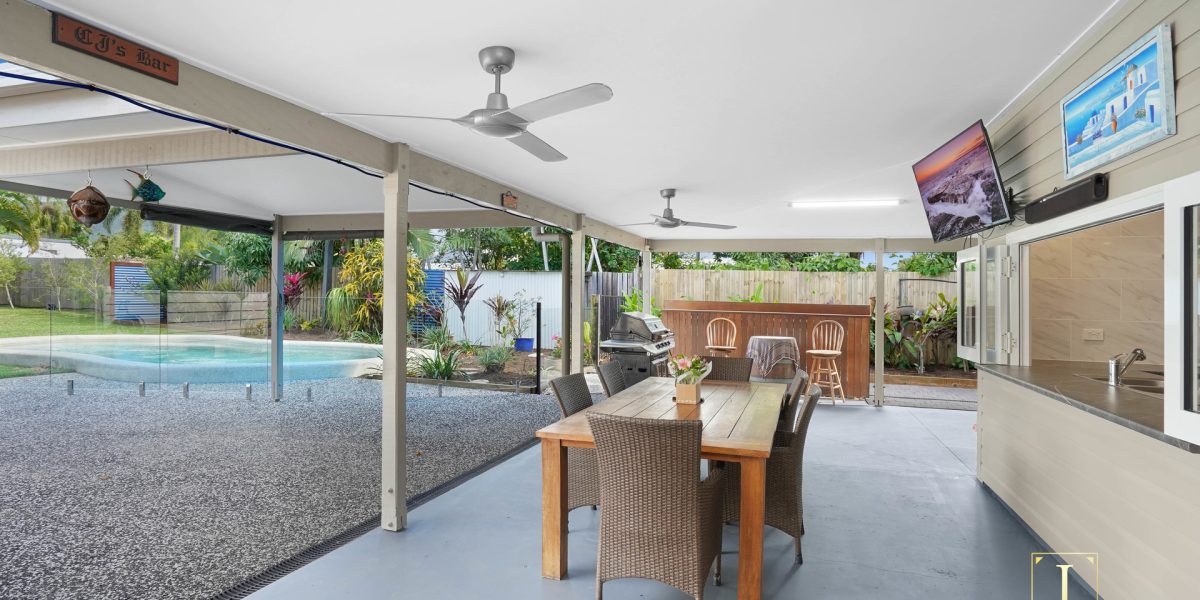 10 Volute Close, Trinity Beach, QLD 4879 AUS