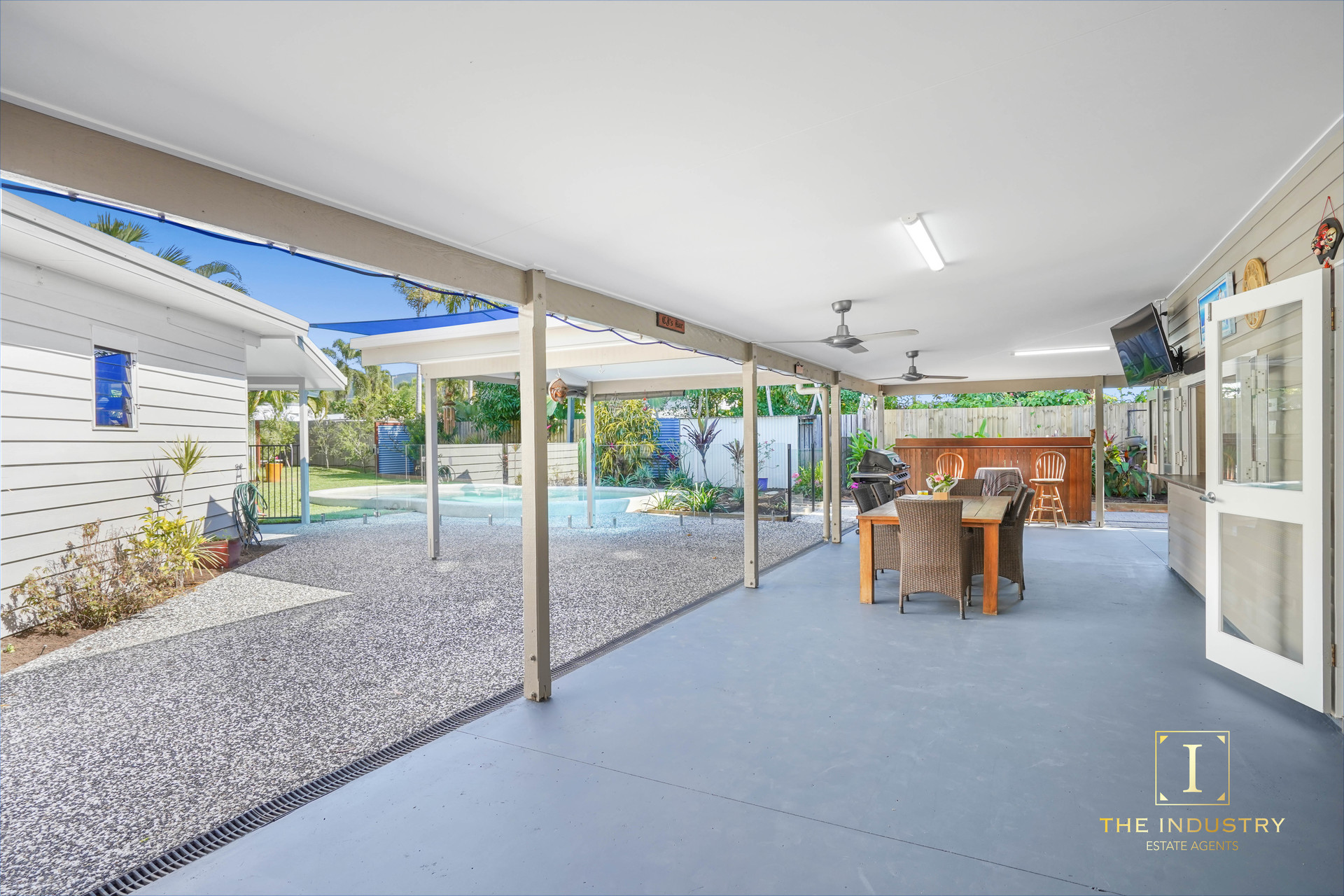 10 Volute Close, Trinity Beach, QLD 4879 AUS