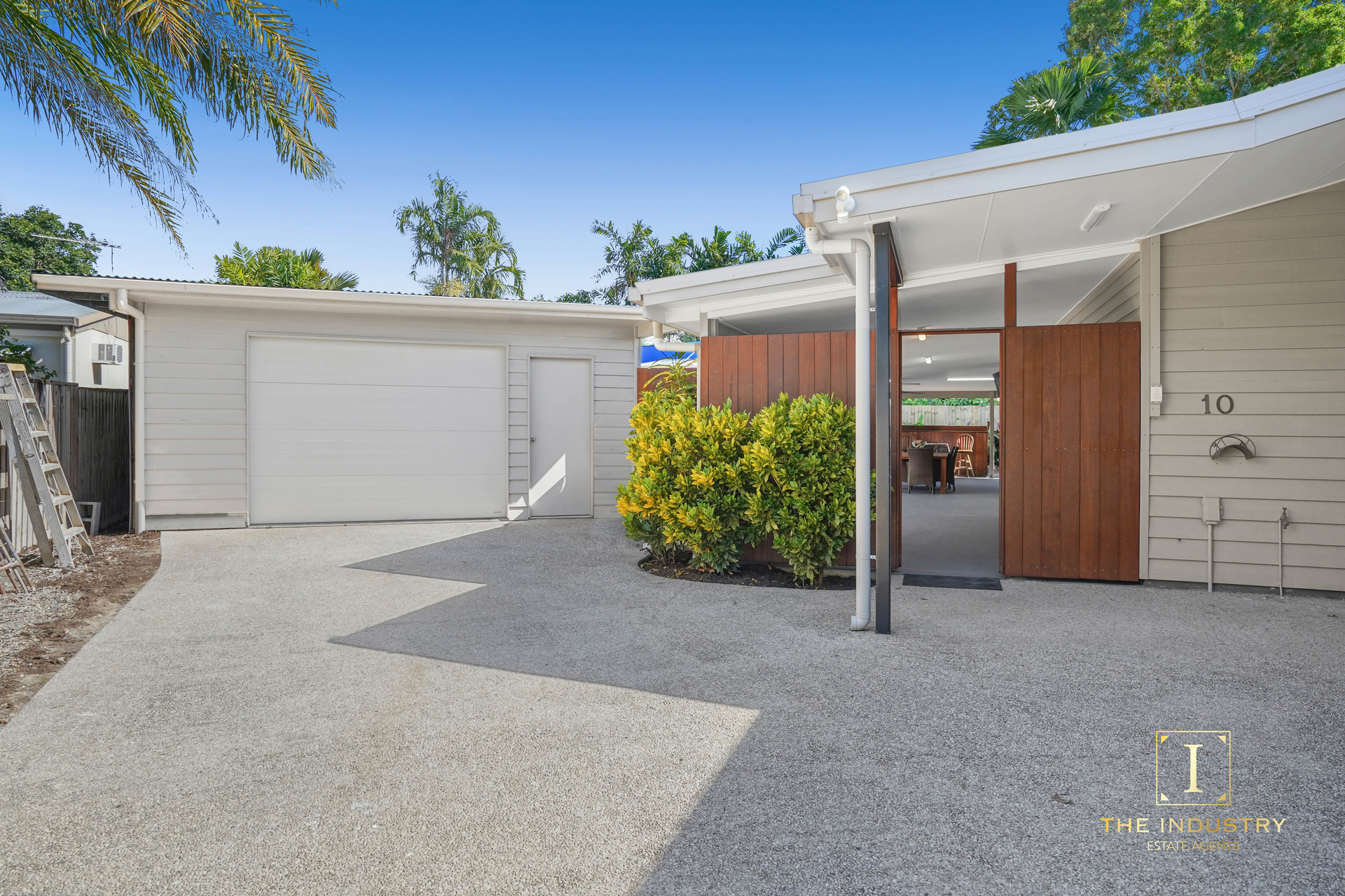 10 Volute Close, Trinity Beach, QLD 4879 AUS