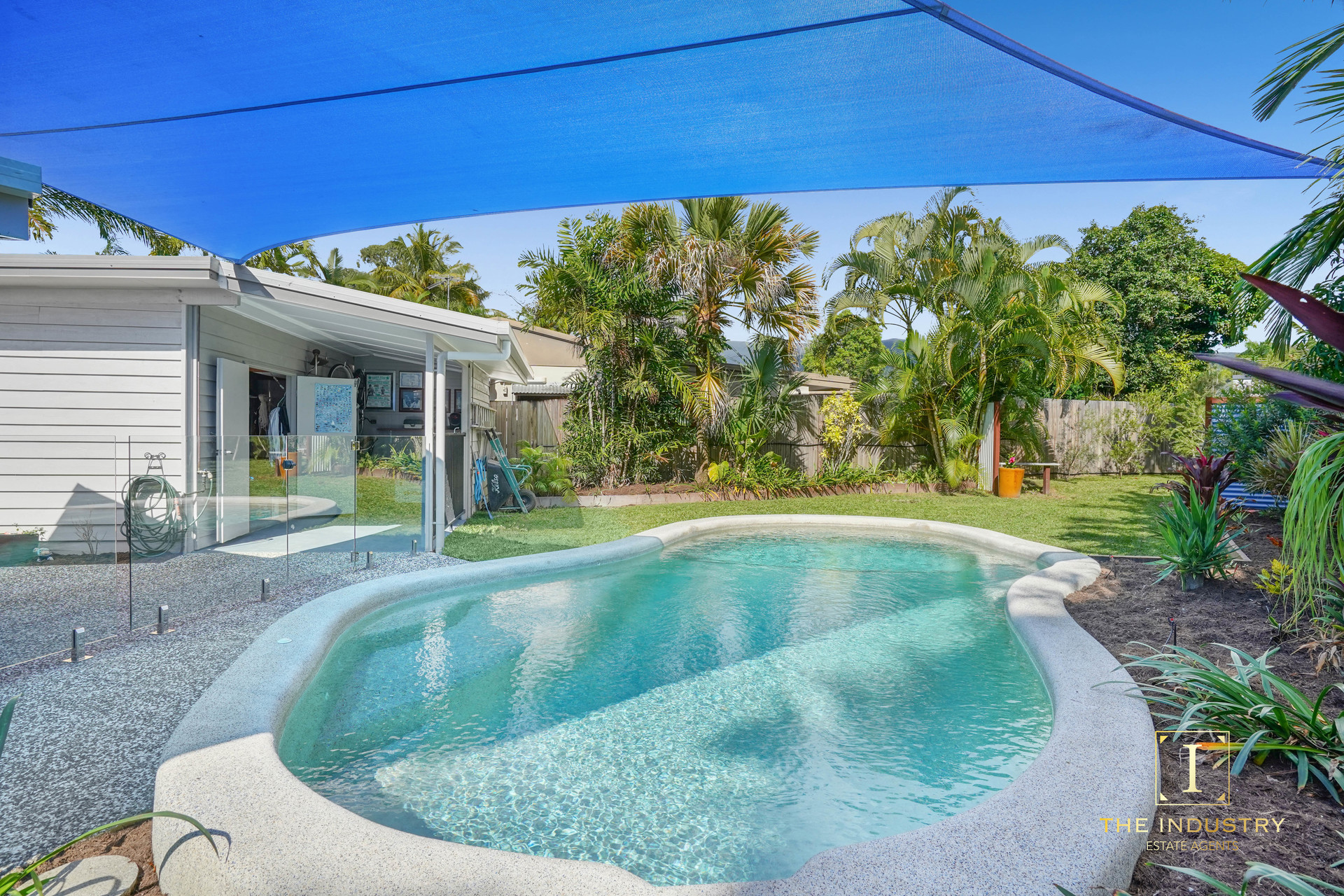 10 Volute Close, Trinity Beach, QLD 4879 AUS