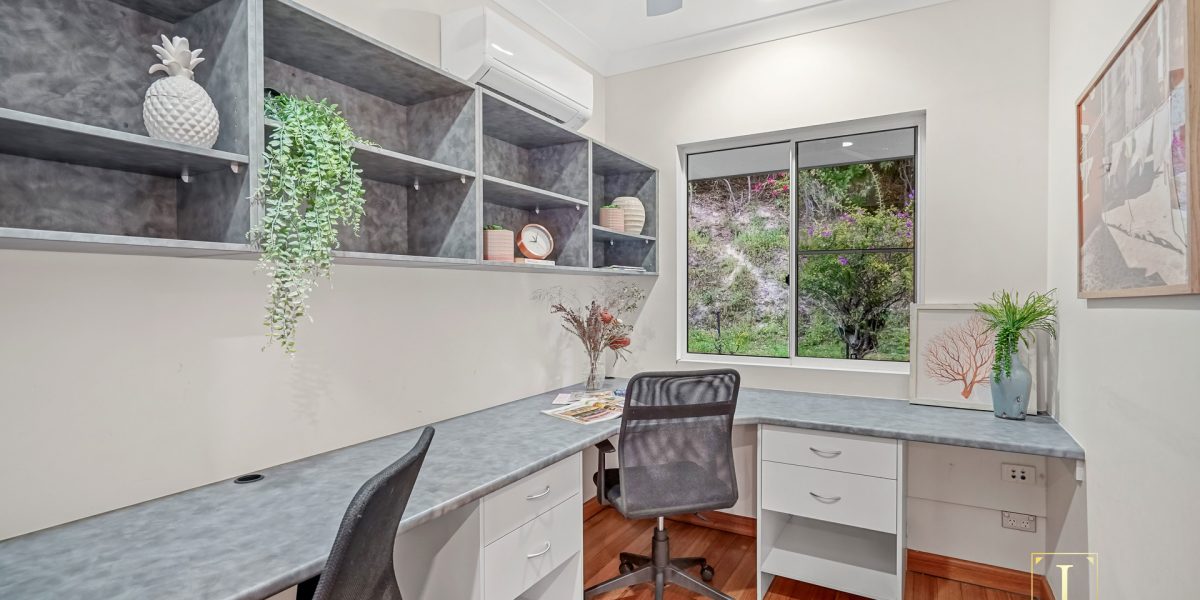 2-4 Sudbury Close, Clifton Beach, QLD 4879 AUS