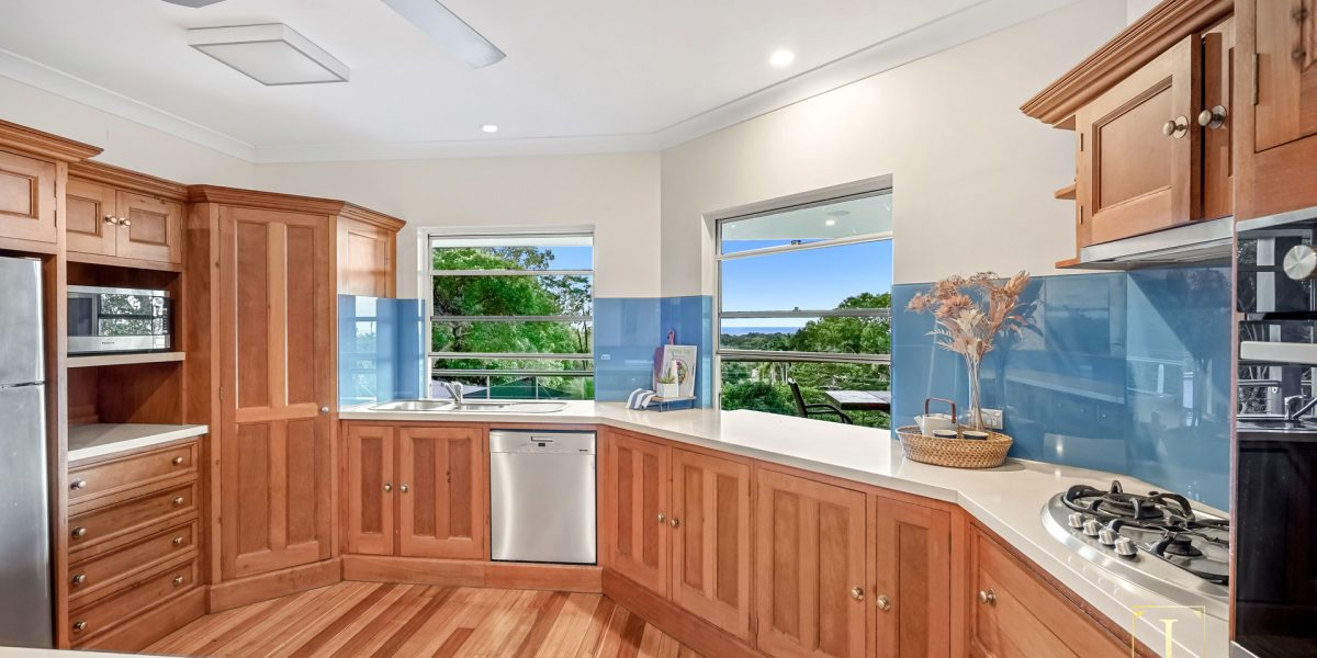 2-4 Sudbury Close, Clifton Beach, QLD 4879 AUS