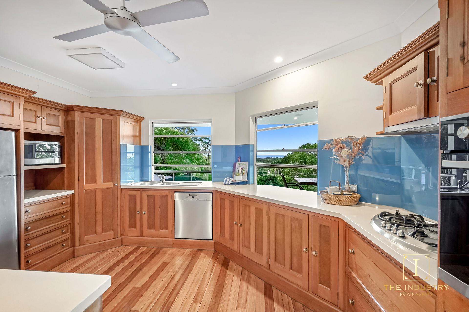 2-4 Sudbury Close, Clifton Beach, QLD 4879 AUS