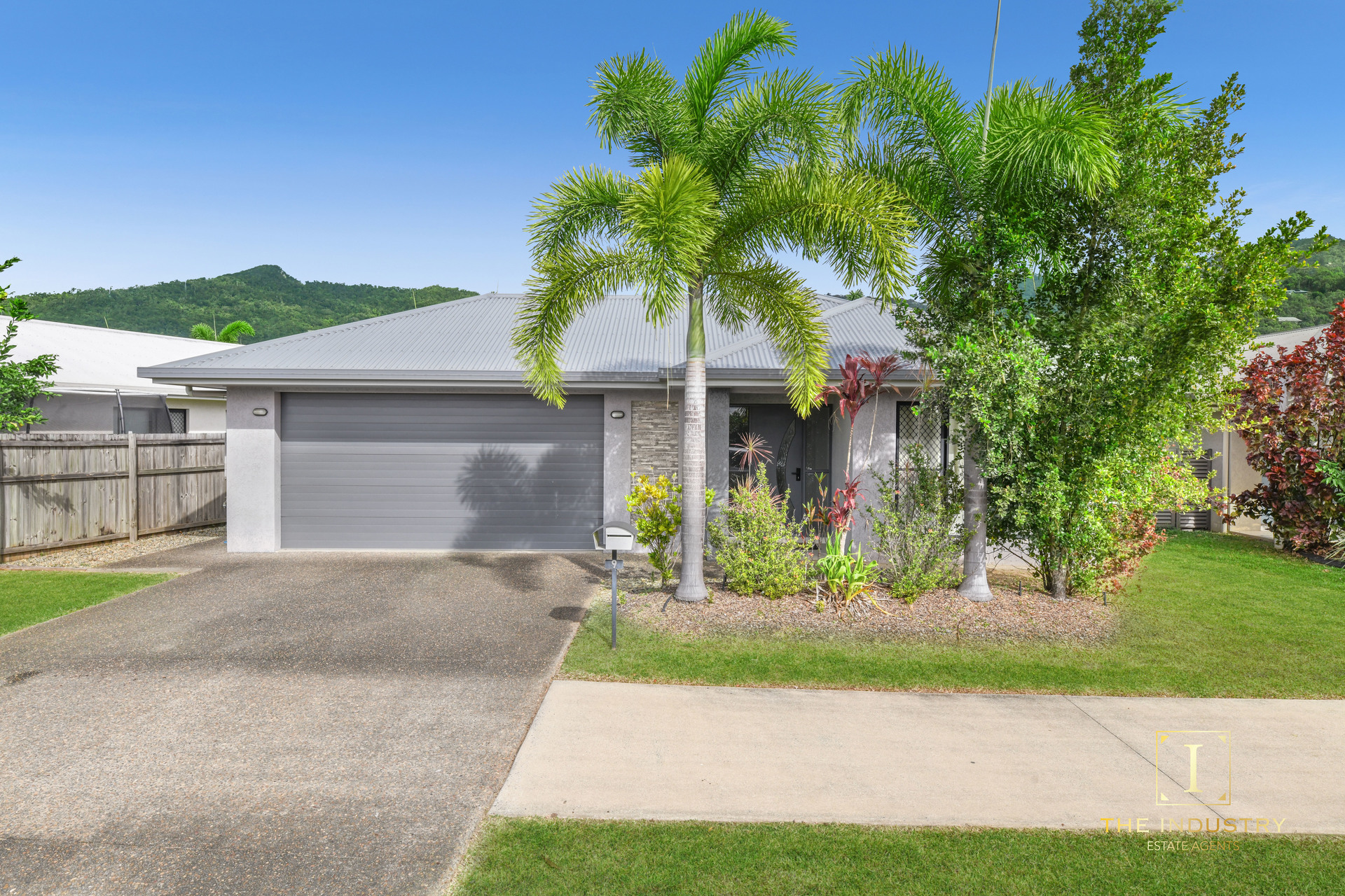 9 Hillary Drive, Smithfield, QLD 4878 AUS