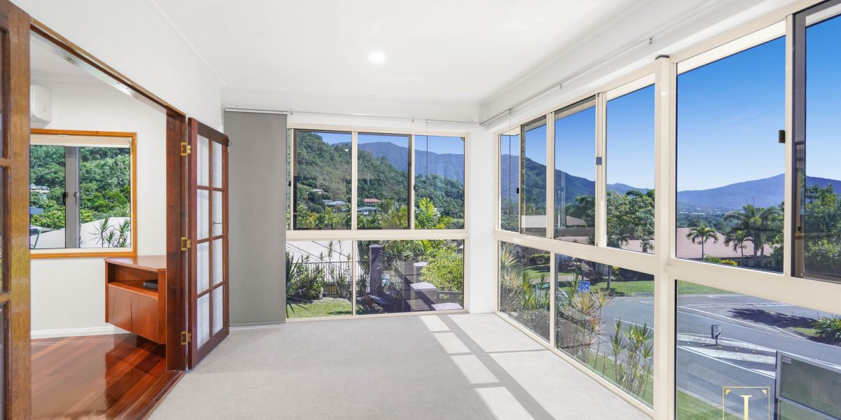 25 West Parkridge Drive, Brinsmead, QLD 4870 AUS