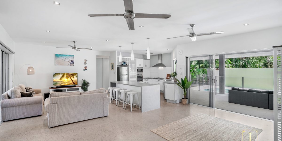 12 Saunders Court, Clifton Beach, QLD 4879 AUS