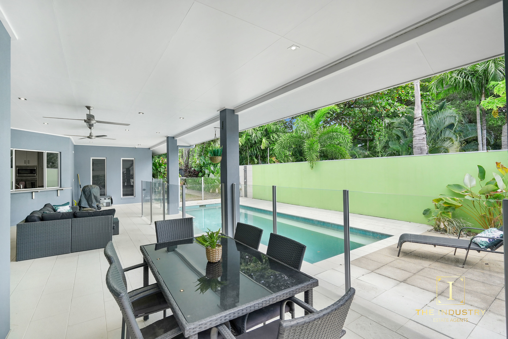 12 Saunders Court, Clifton Beach, QLD 4879 AUS