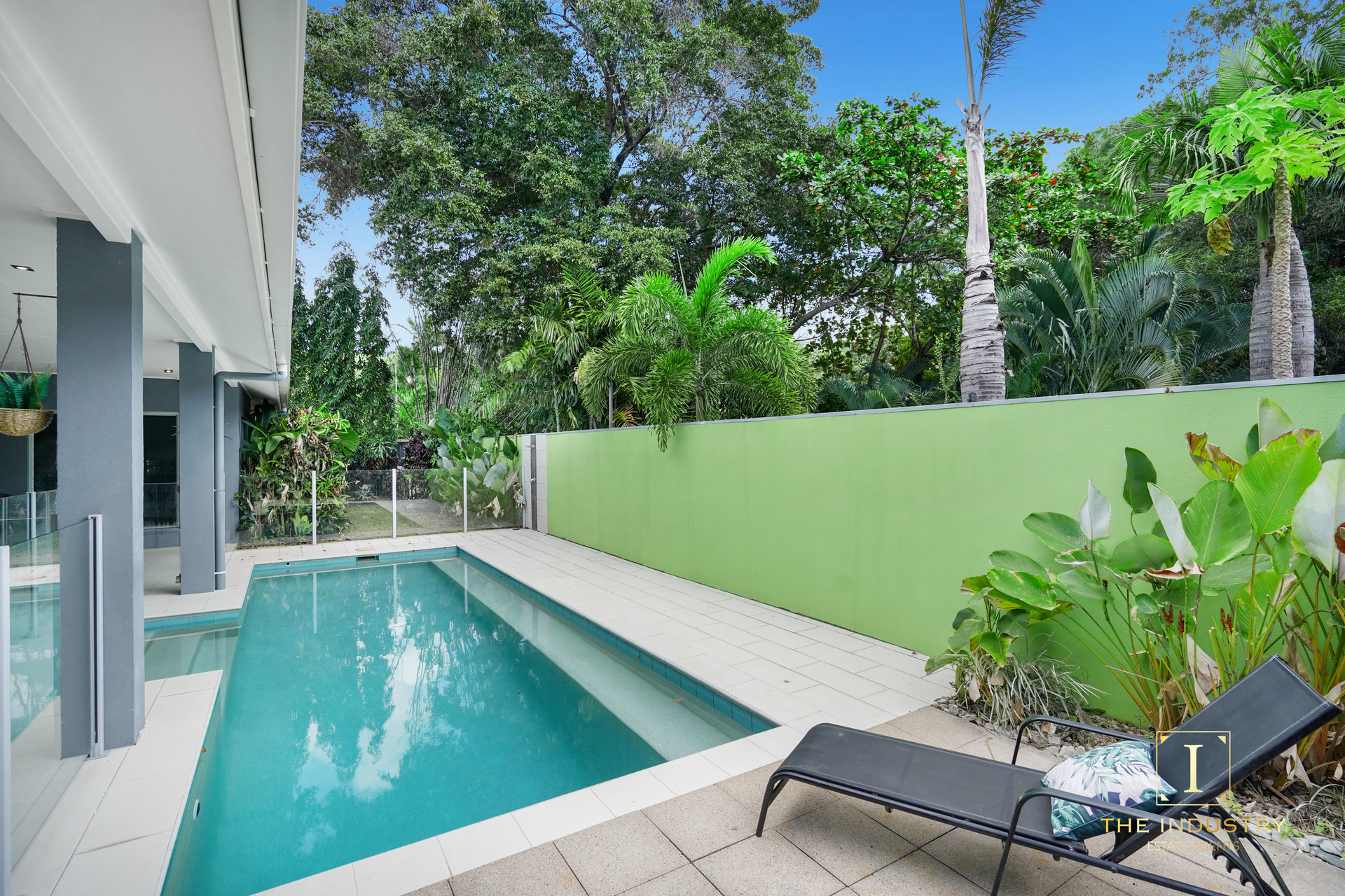 12 Saunders Court, Clifton Beach, QLD 4879 AUS