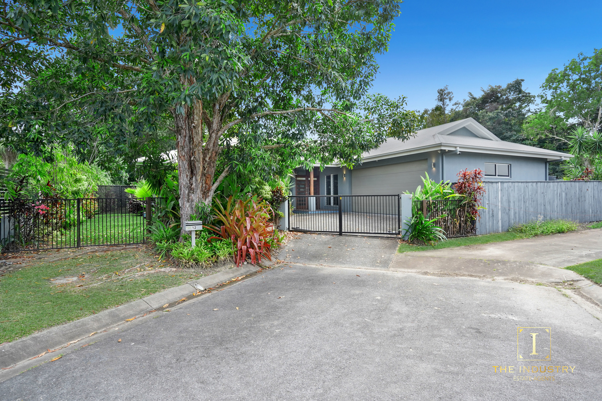 12 Saunders Court, Clifton Beach, QLD 4879 AUS