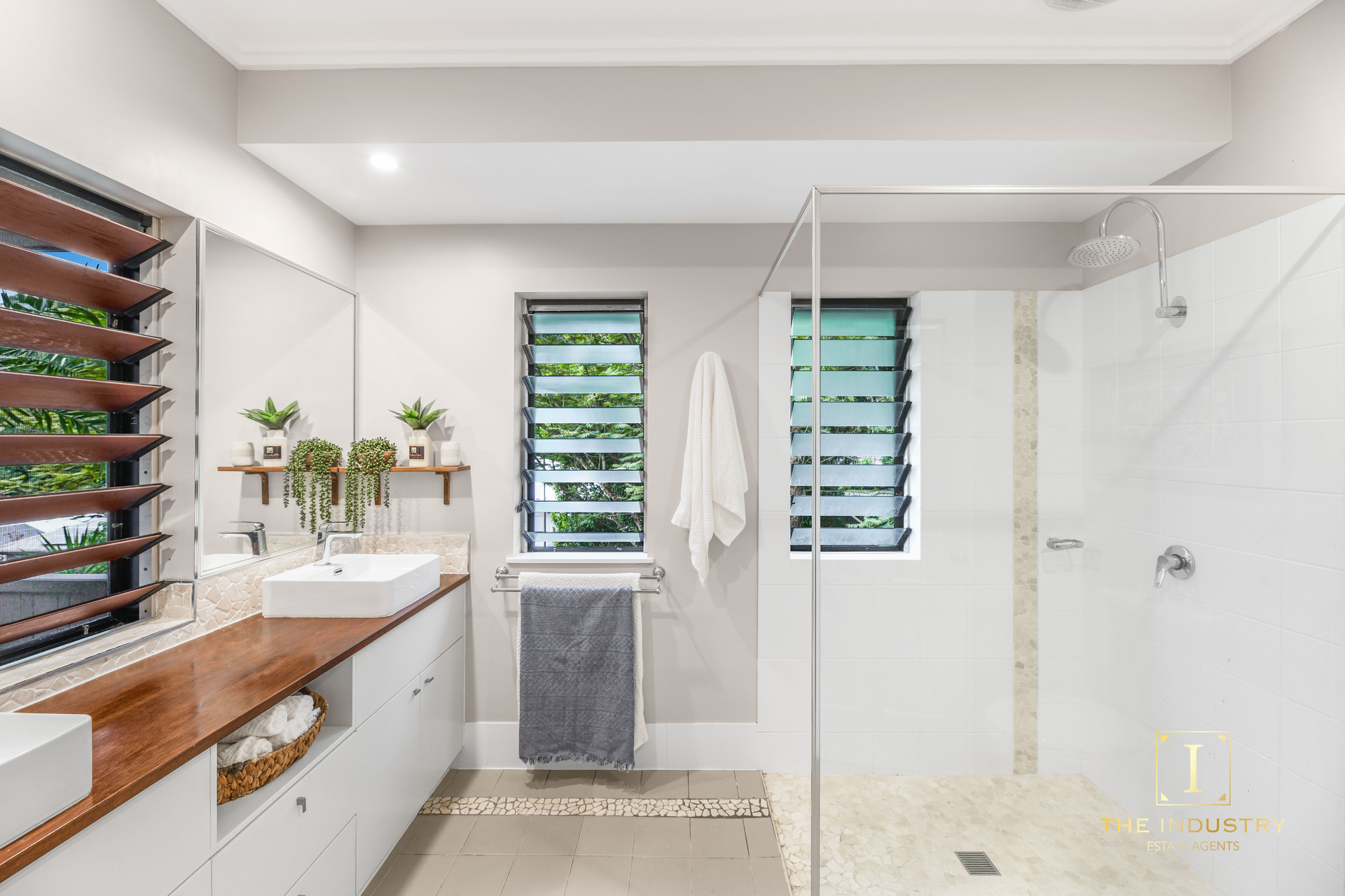 16 Willie Ming Close, Redlynch, QLD 4870 AUS