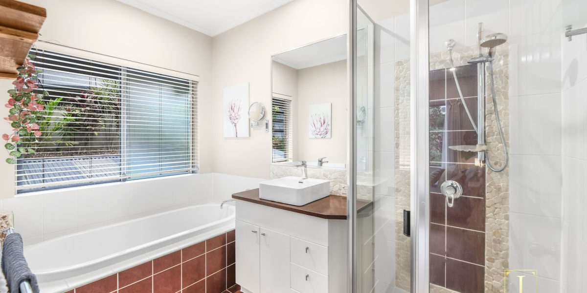 16 Willie Ming Close, Redlynch, QLD 4870 AUS