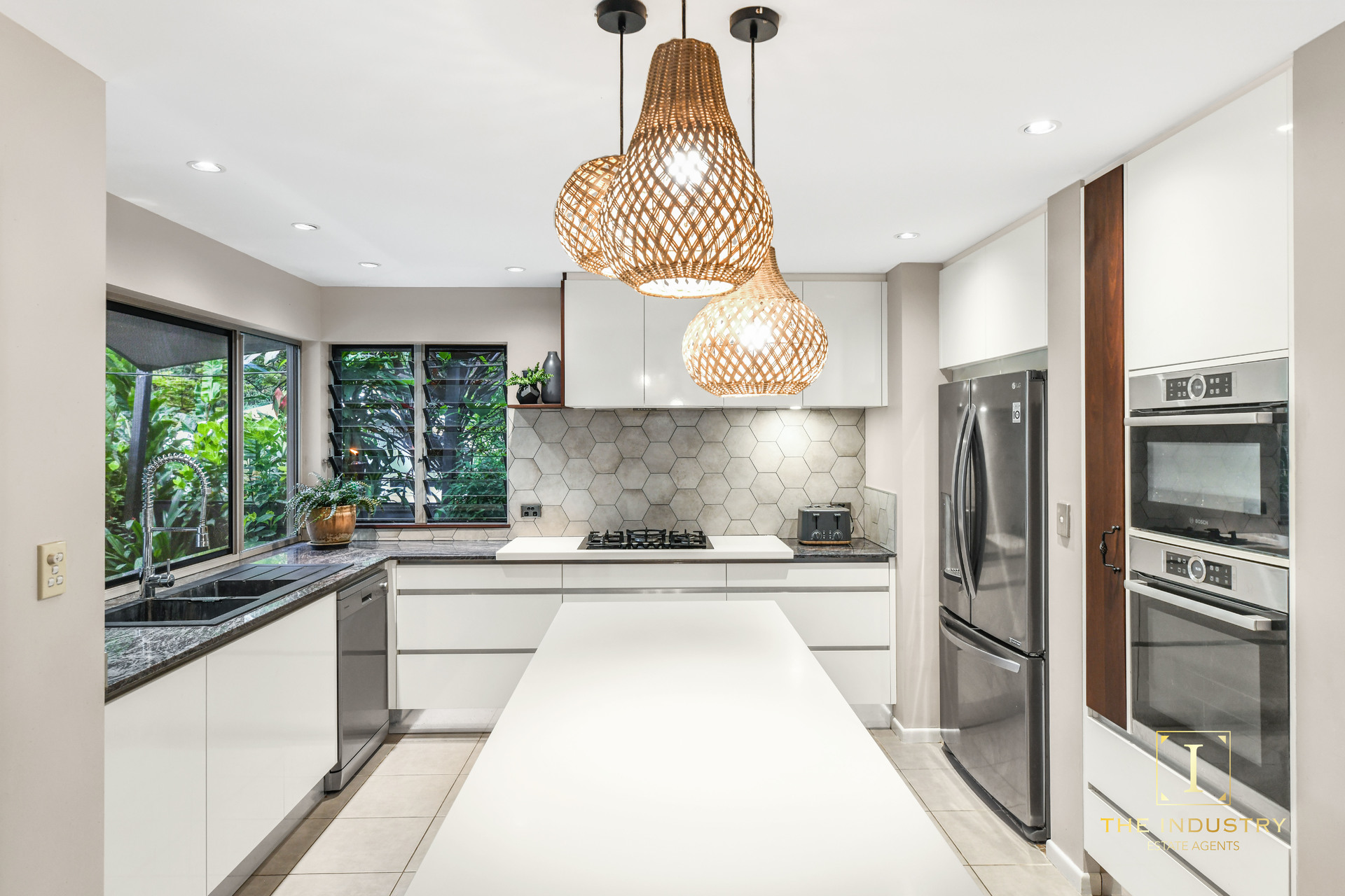 16 Willie Ming Close, Redlynch, QLD 4870 AUS