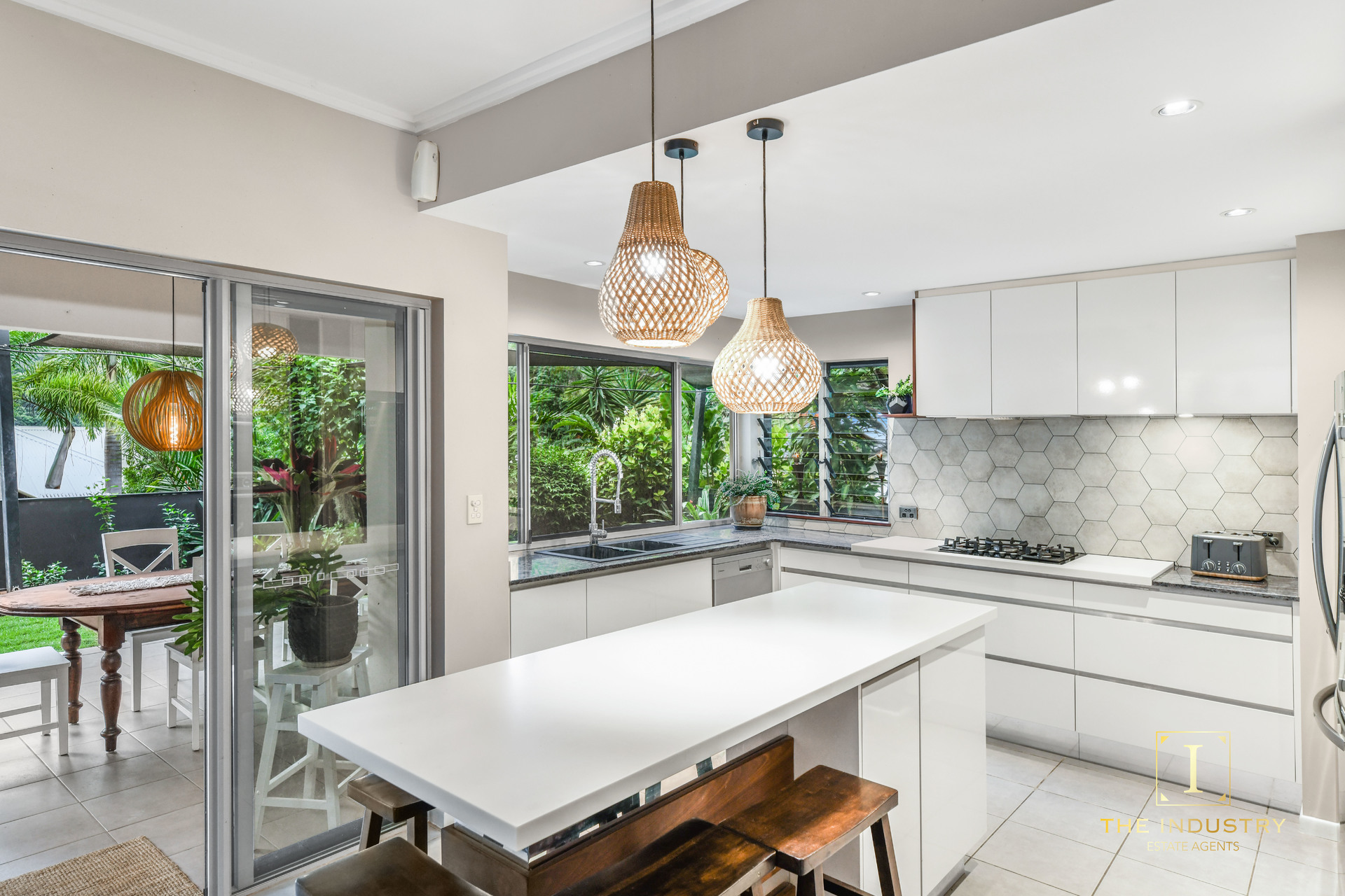 16 Willie Ming Close, Redlynch, QLD 4870 AUS