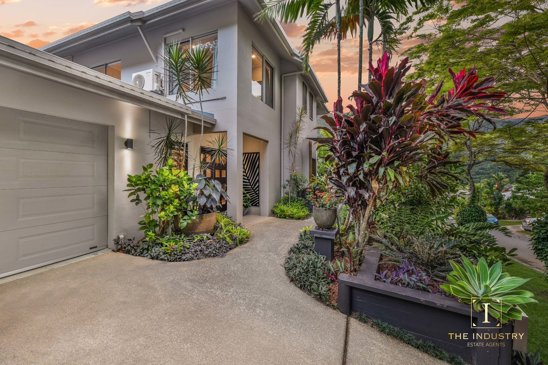 16 Willie Ming Close, Redlynch, QLD 4870 AUS