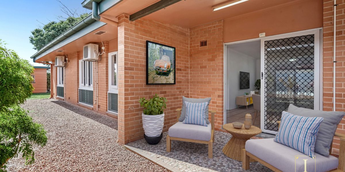 6 Hogan Street, Westcourt, QLD 4870 AUS