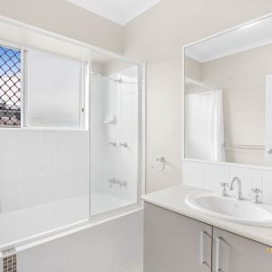 6 Moojeeba Way, Trinity Park, QLD 4879 AUS