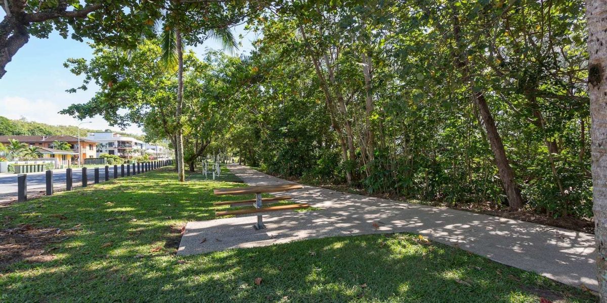 8/35-37 Sims Esplanade, Yorkeys Knob, QLD 4878 AUS