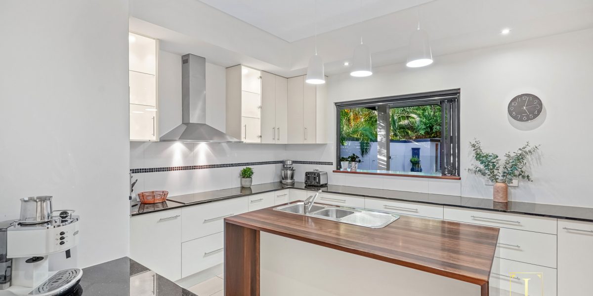 13 Willie Ming Close, Redlynch, QLD 4870 AUS