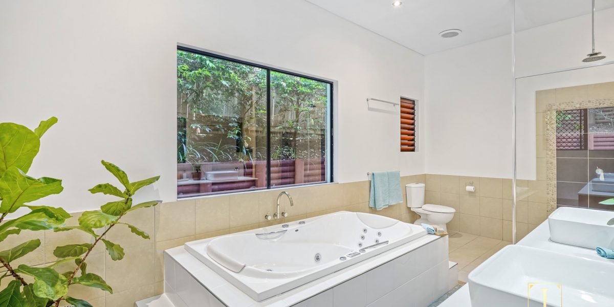 13 Willie Ming Close, Redlynch, QLD 4870 AUS