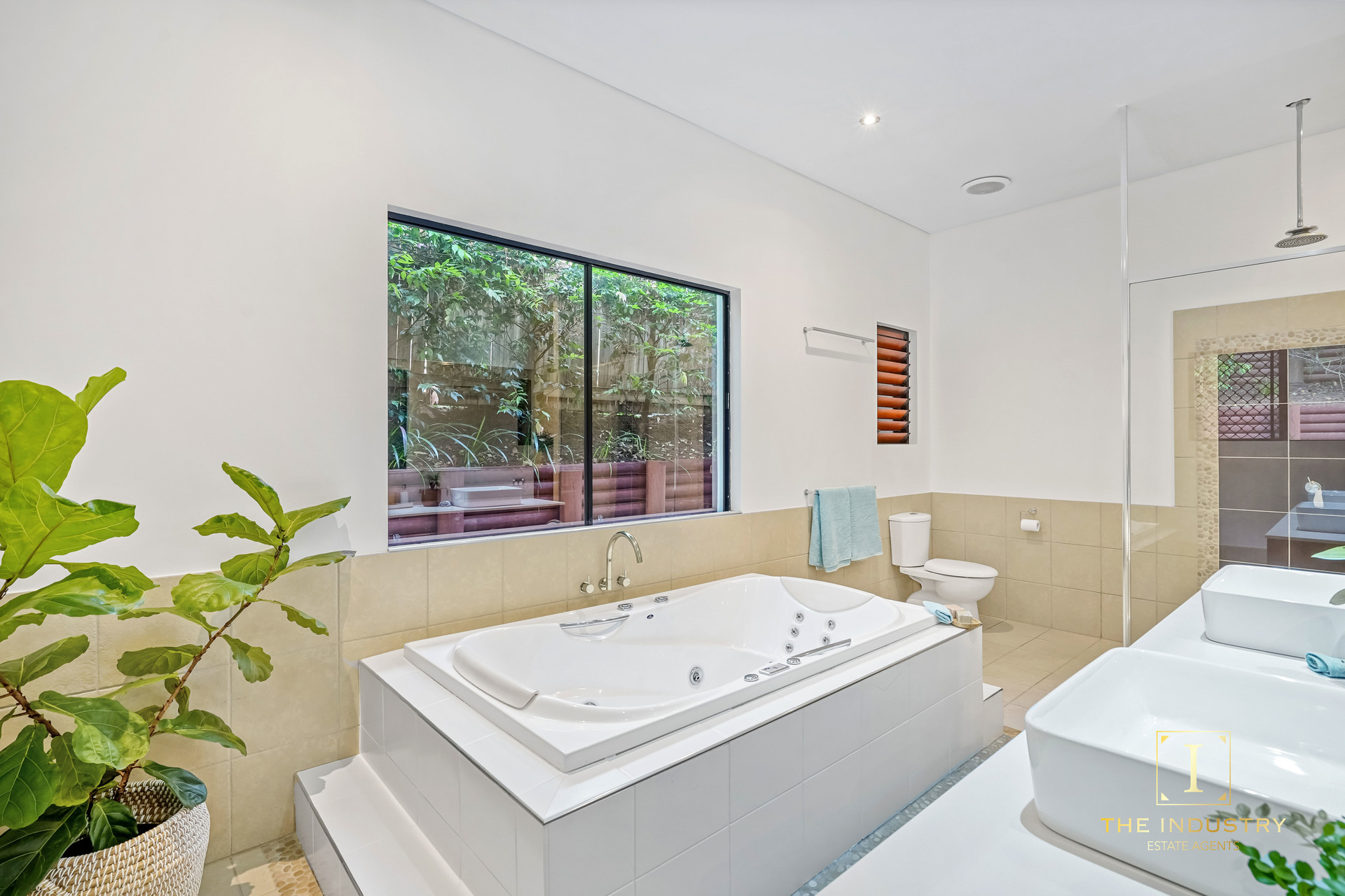 13 Willie Ming Close, Redlynch, QLD 4870 AUS