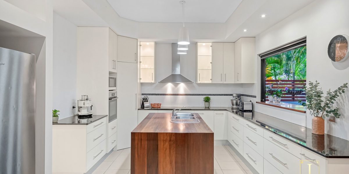 13 Willie Ming Close, Redlynch, QLD 4870 AUS
