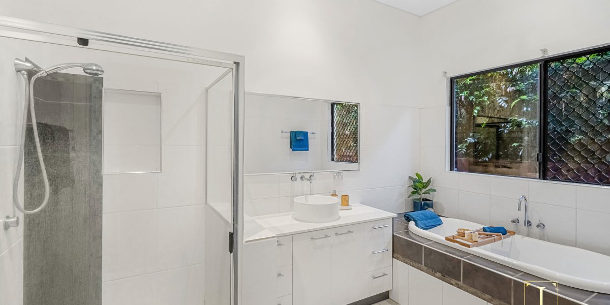 13 Willie Ming Close, Redlynch, QLD 4870 AUS