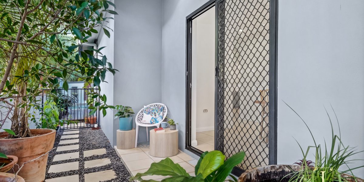 13 Willie Ming Close, Redlynch, QLD 4870 AUS
