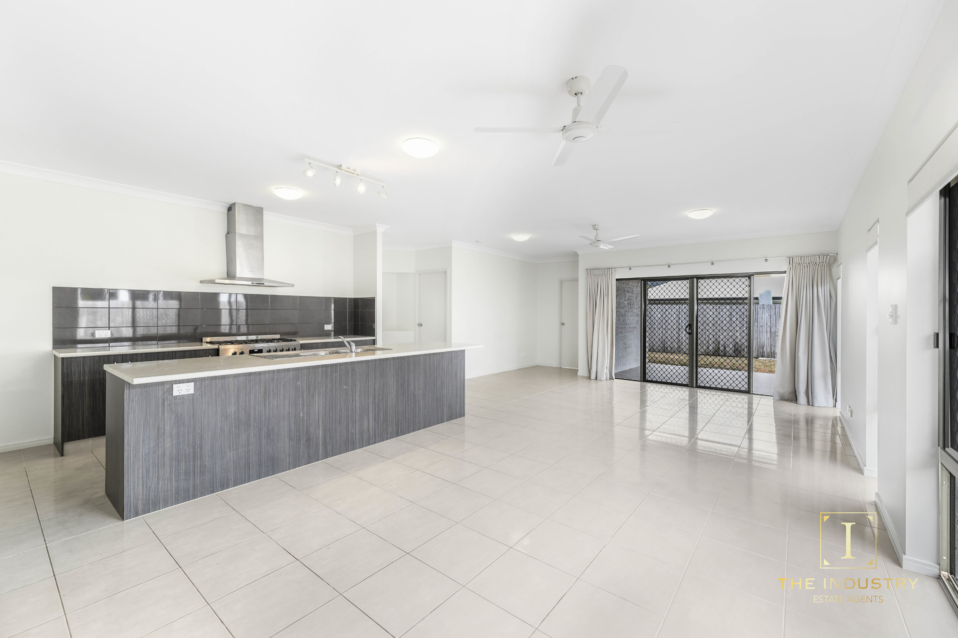 18 Thornborough Circuit, Smithfield, QLD 4878 AUS