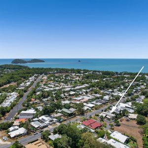 1 Latania Close, Palm Cove, QLD 4879 AUS