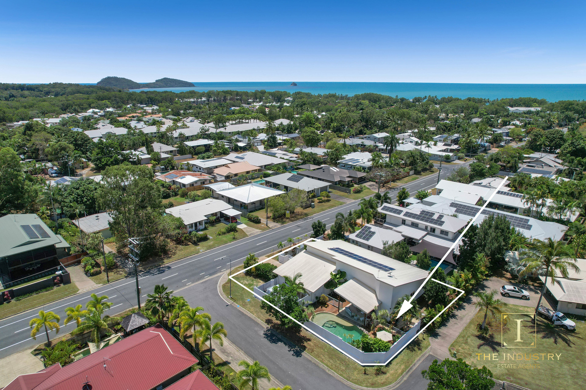 1 Latania Close, Palm Cove, QLD 4879 AUS