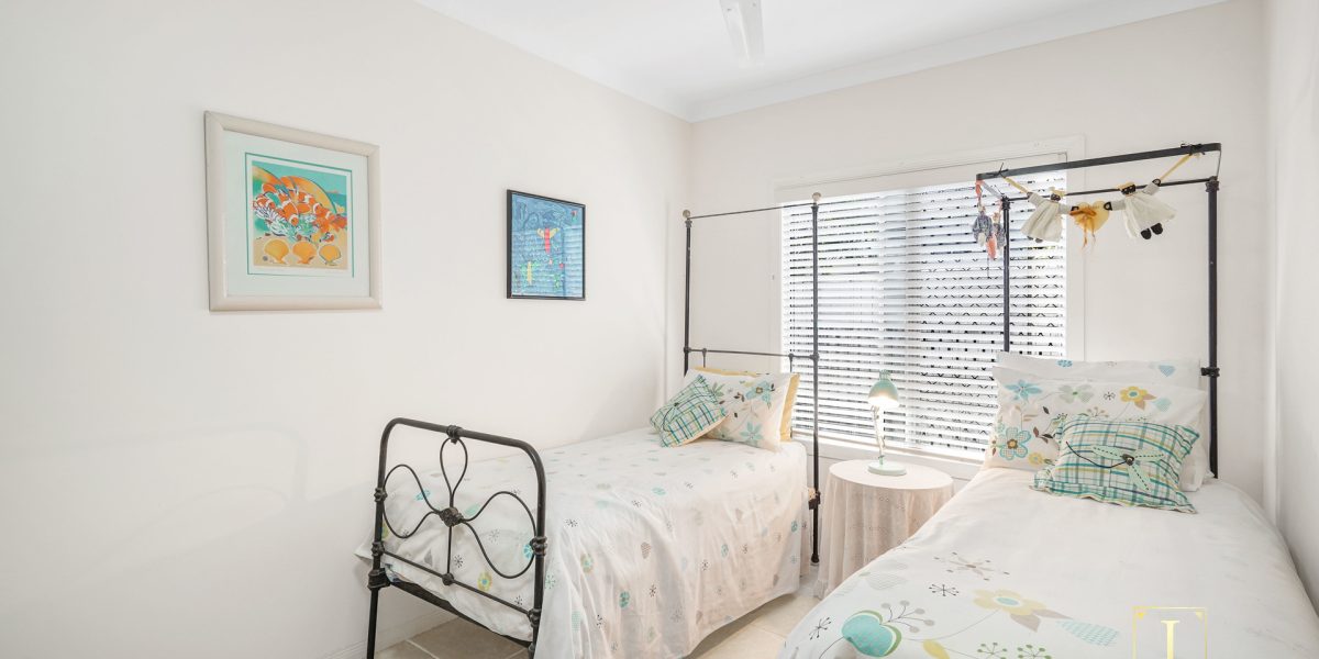 1 Latania Close, Palm Cove, QLD 4879 AUS