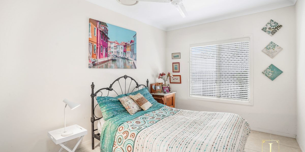 1 Latania Close, Palm Cove, QLD 4879 AUS