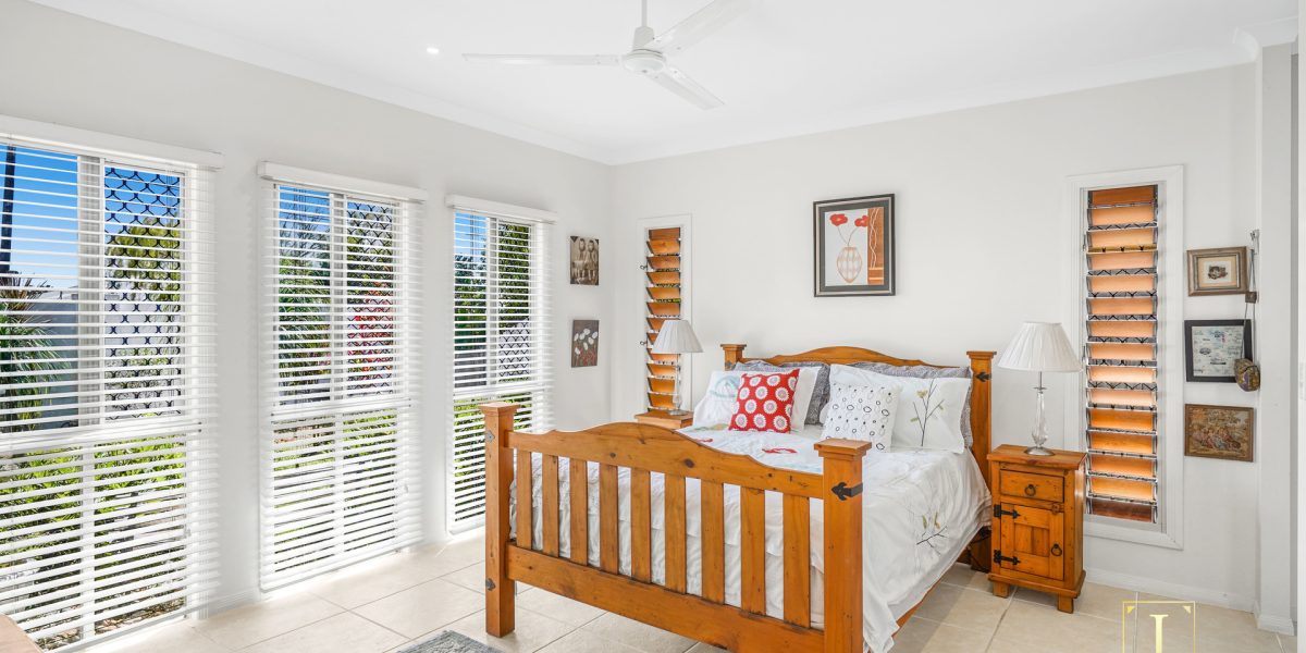 1 Latania Close, Palm Cove, QLD 4879 AUS
