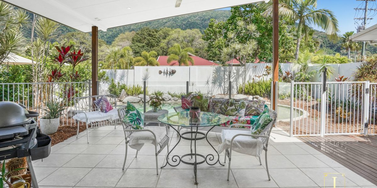 1 Latania Close, Palm Cove, QLD 4879 AUS