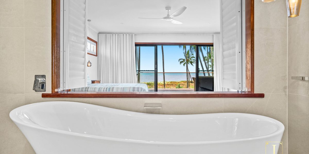 16 Coconut Street, Holloways Beach, QLD 4878 AUS