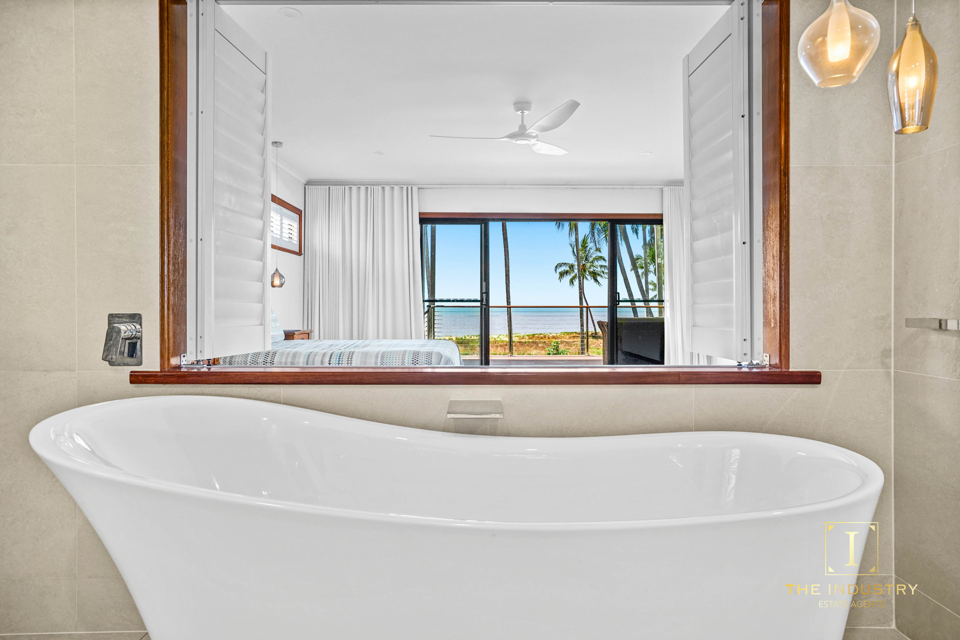 16 Coconut Street, Holloways Beach, QLD 4878 AUS