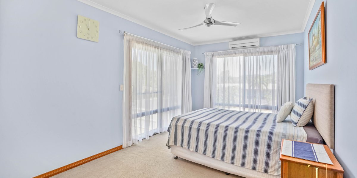 16 Coconut Street, Holloways Beach, QLD 4878 AUS