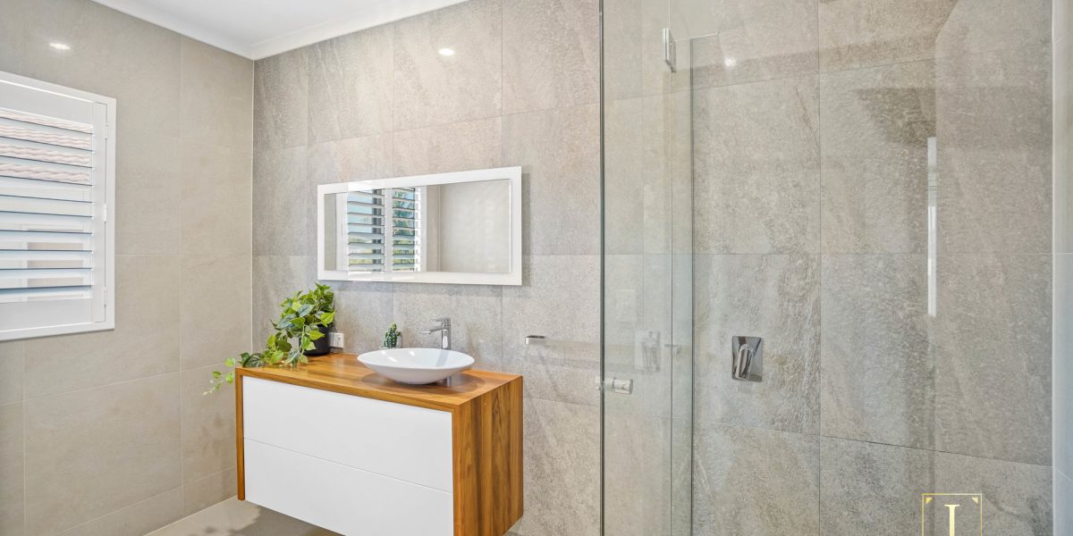 16 Coconut Street, Holloways Beach, QLD 4878 AUS