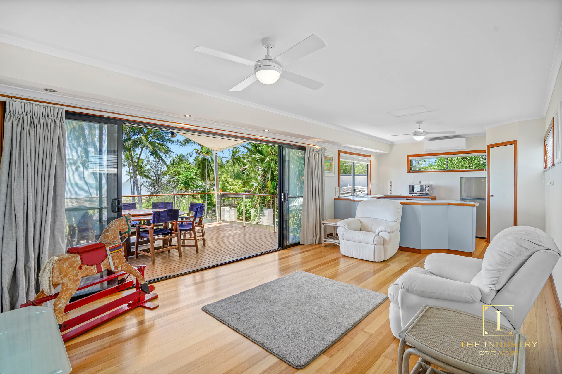 16 Coconut Street, Holloways Beach, QLD 4878 AUS